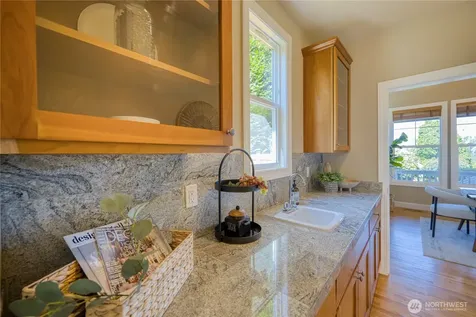 6432 166th Place SE Bellevue WA 98006