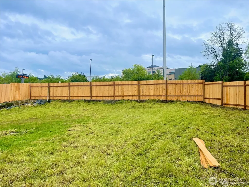 525 W James Street Kent WA 98032