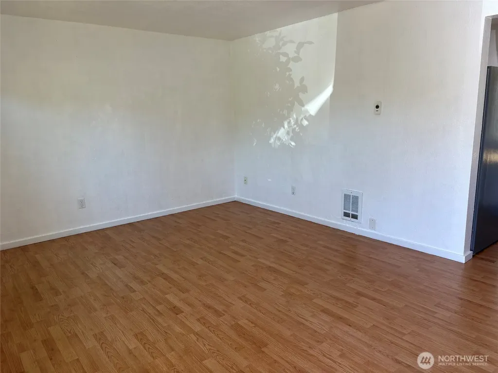 158 S 152nd Street Burien WA 98148