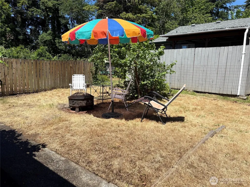 158 S 152nd Street Burien WA 98148