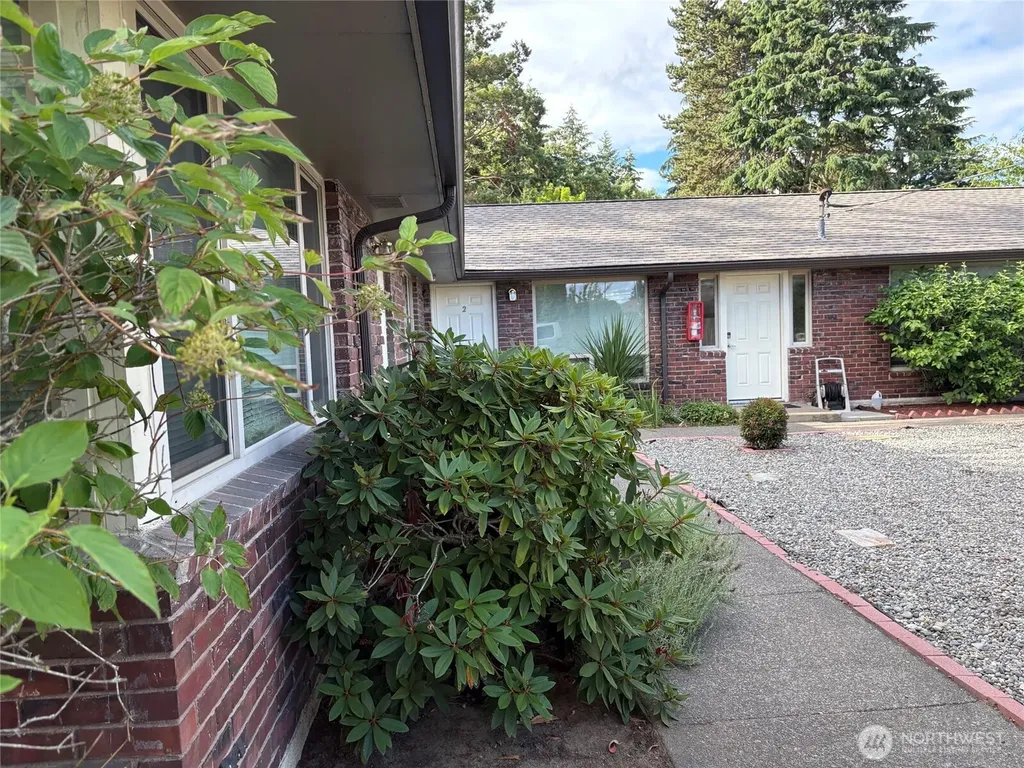 158 S 152nd Street Burien WA 98148