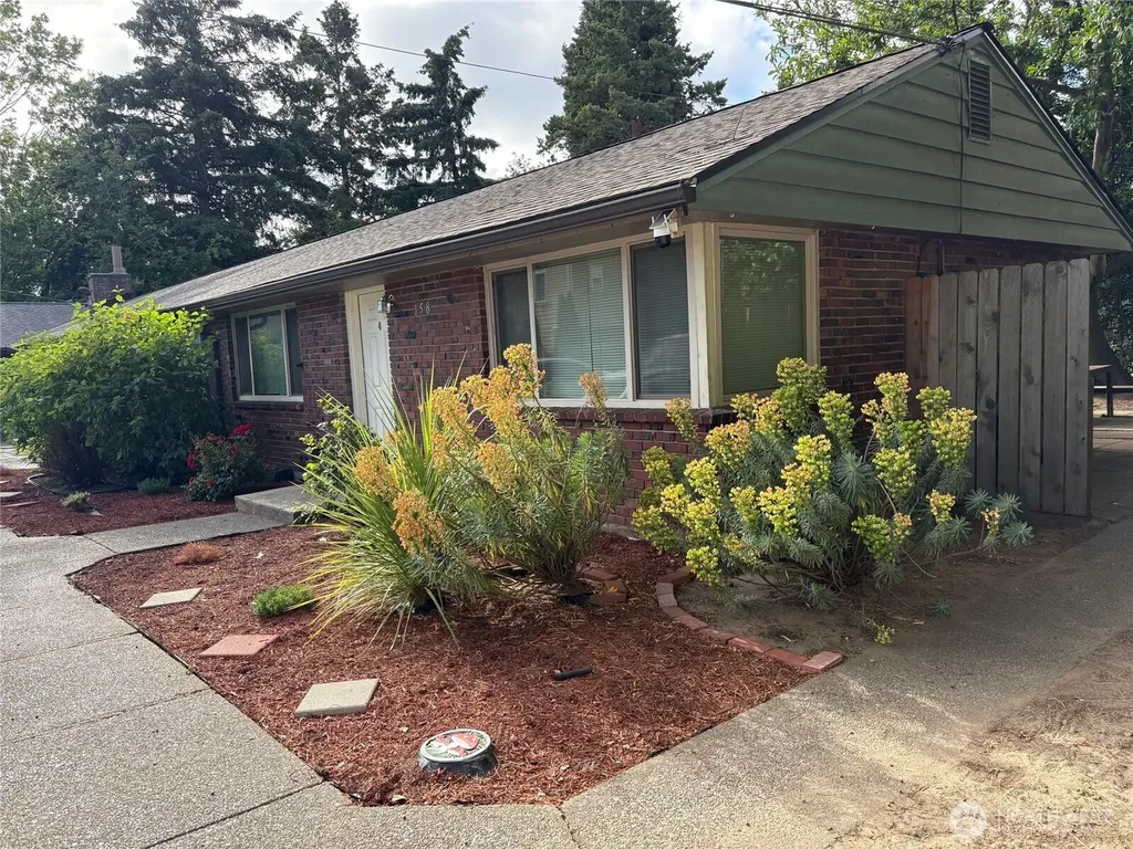 158 S 152nd Street Burien WA 98148