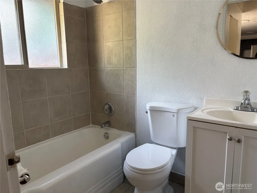 158 S 152nd Street Burien WA 98148