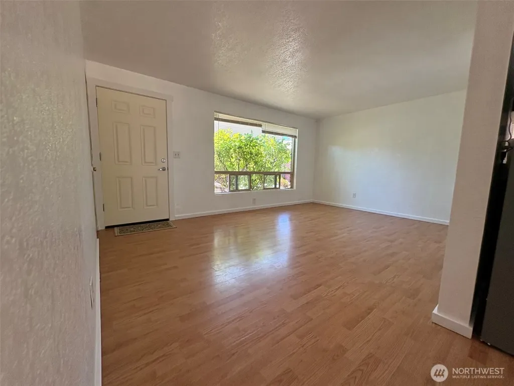 158 S 152nd Street Burien WA 98148