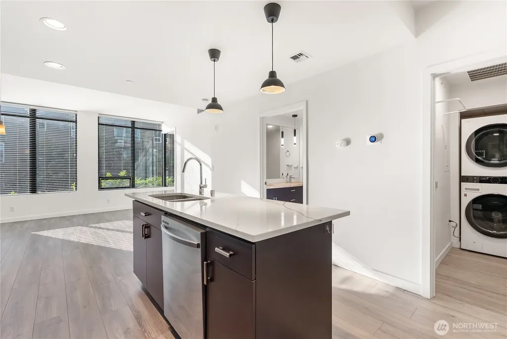 2716 Elliott Avenue Seattle WA 98121