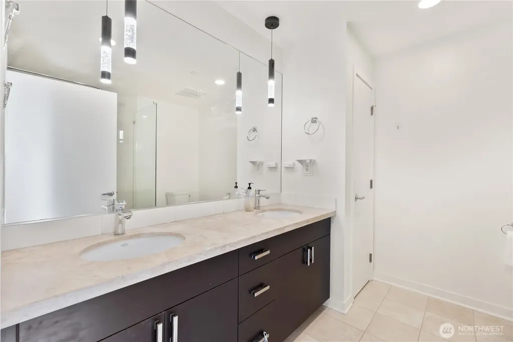 2716 Elliott Avenue Seattle WA 98121