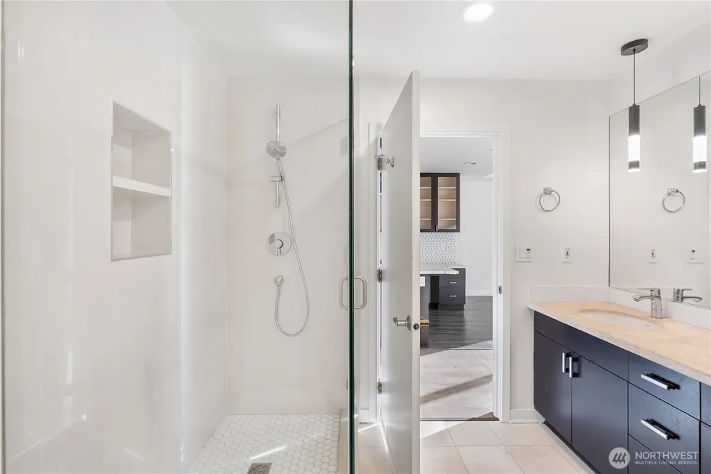 2716 Elliott Avenue Seattle WA 98121