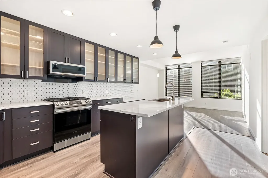 2716 Elliott Avenue Seattle WA 98121