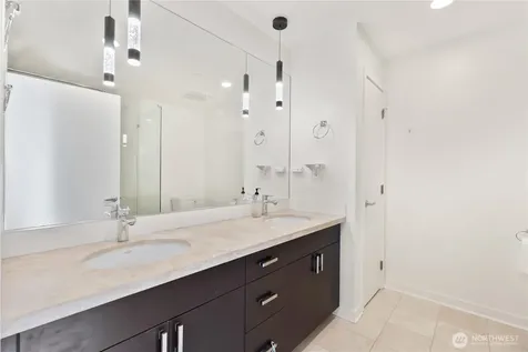 2716 Elliott Avenue Seattle WA 98121