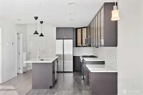 2716 Elliott Avenue Seattle WA 98121