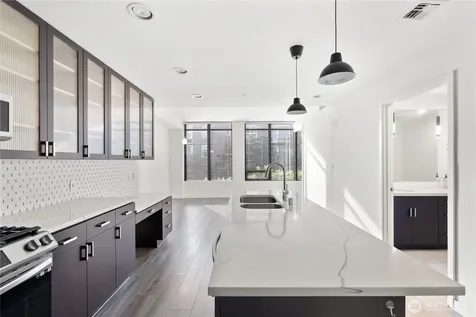 2716 Elliott Avenue Seattle WA 98121