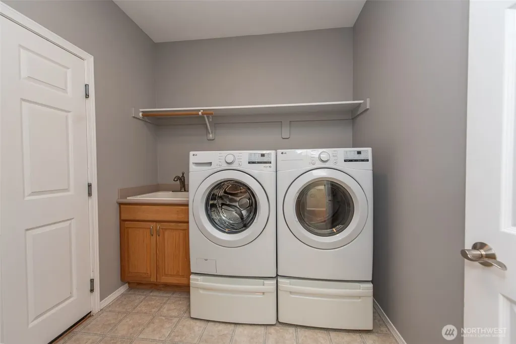 400 Blakely Boulevard Sequim WA 98382