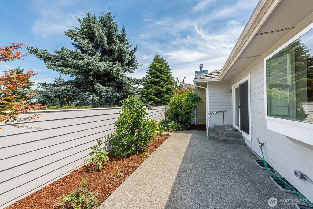 400 Blakely Boulevard Sequim WA 98382