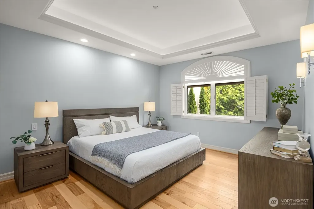 10398 NE 17th Street Bellevue WA 98004