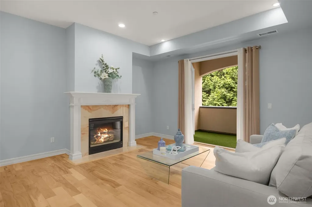 10398 NE 17th Street Bellevue WA 98004