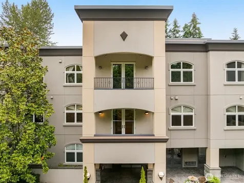 10398 NE 17th Street Bellevue WA 98004