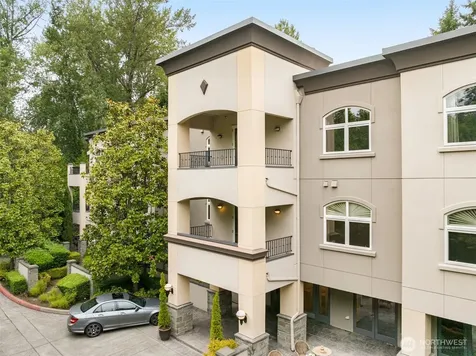 10398 NE 17th Street Bellevue WA 98004