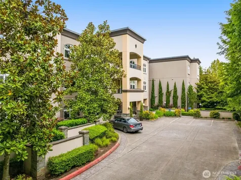 10398 NE 17th Street Bellevue WA 98004