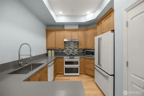 10398 NE 17th Street Bellevue WA 98004