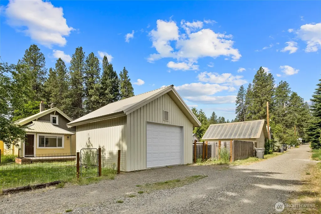 606 W 2nd Street Cle Elum WA 98922