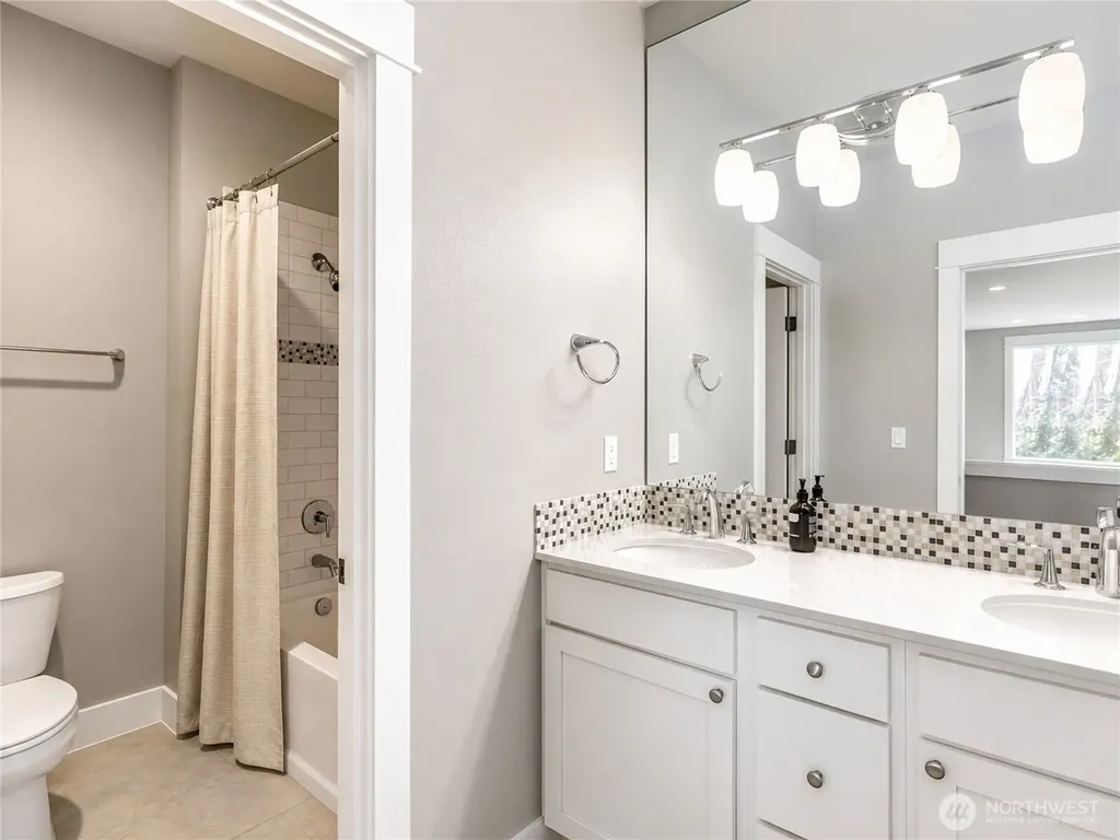 3232 112th Avenue SE Bellevue WA 98004