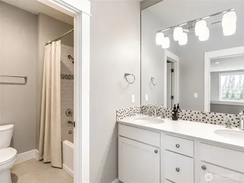 3232 112th Avenue SE Bellevue WA 98004