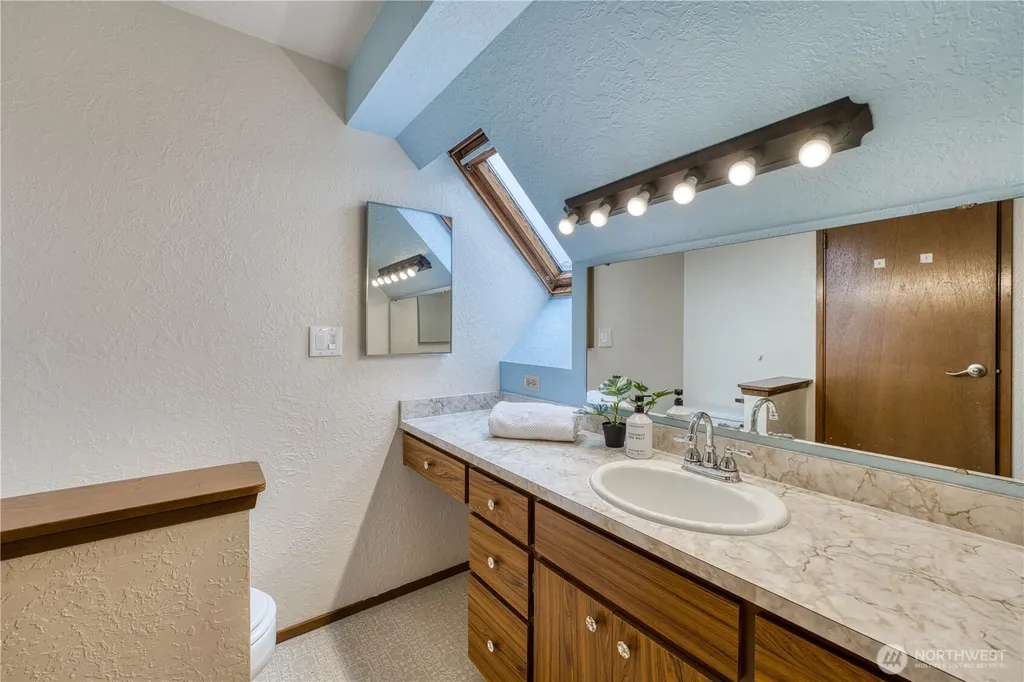 406 Pennie Lane Bremerton WA 98310