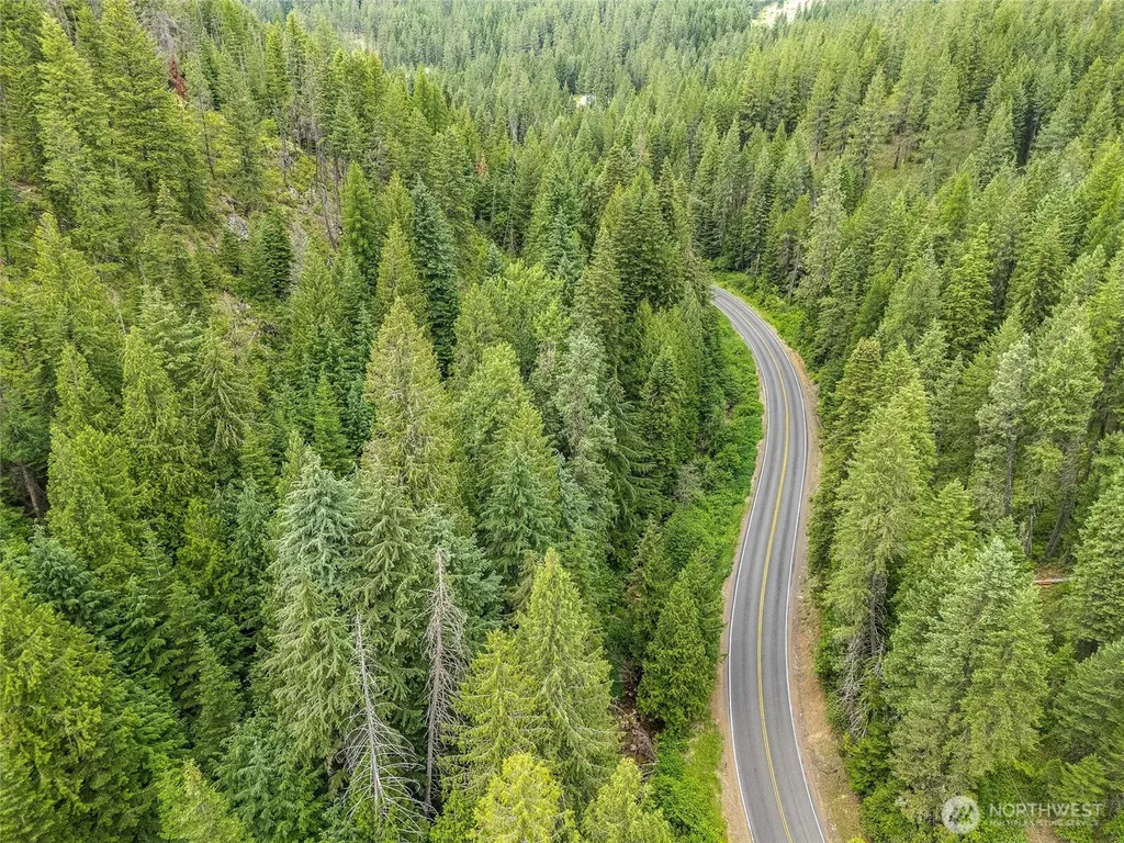 19960 + 19970 N Mt Spokane Park Drive Mead WA 99021
