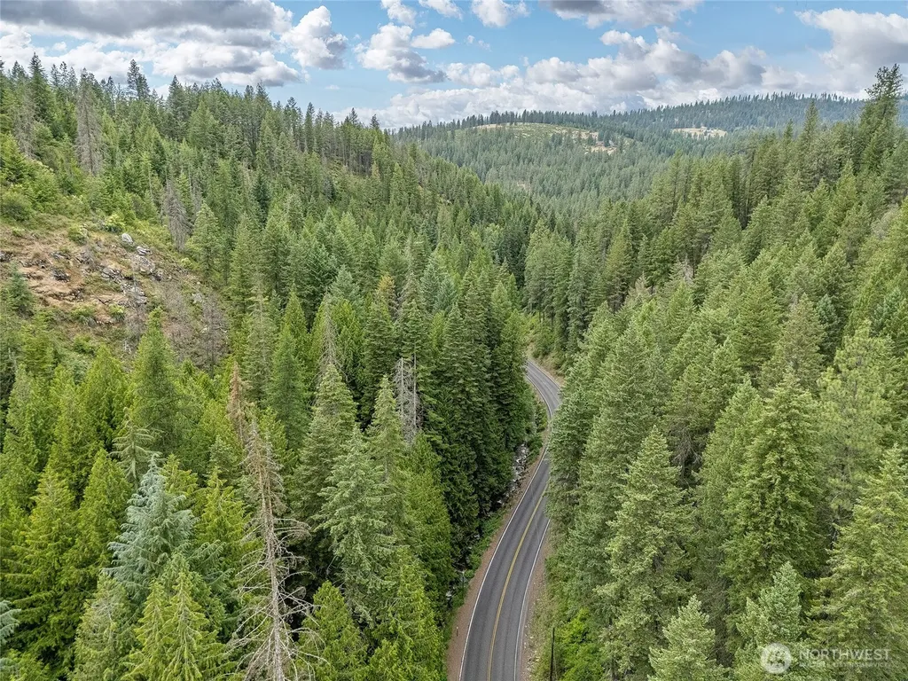 19960 N Mt Spokane Park Drive Mead WA 99021