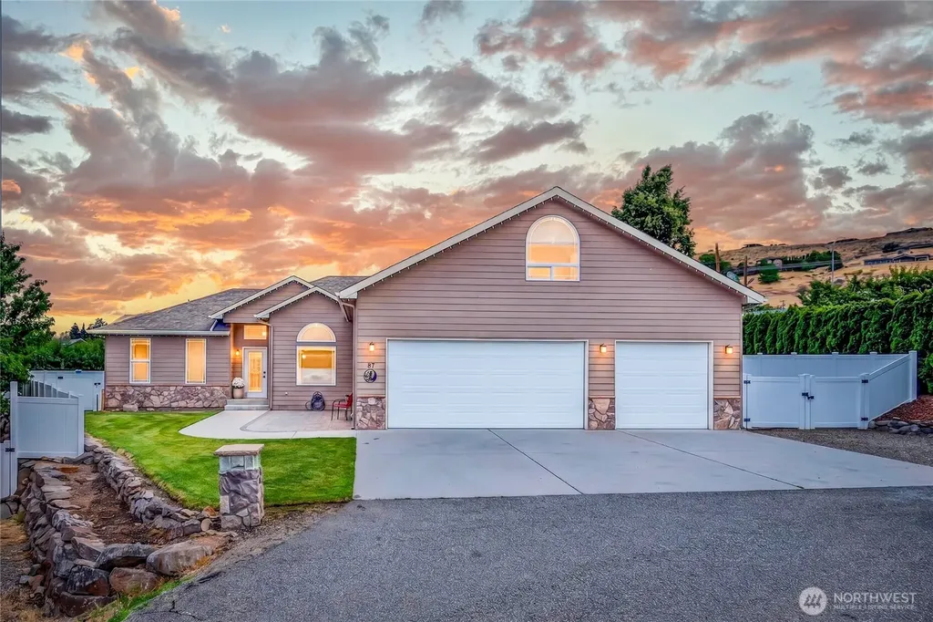 87 Springhill Drive East Wenatchee WA 98802