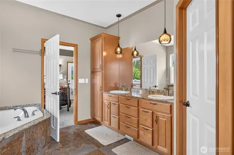 87 Springhill Drive East Wenatchee WA 98802