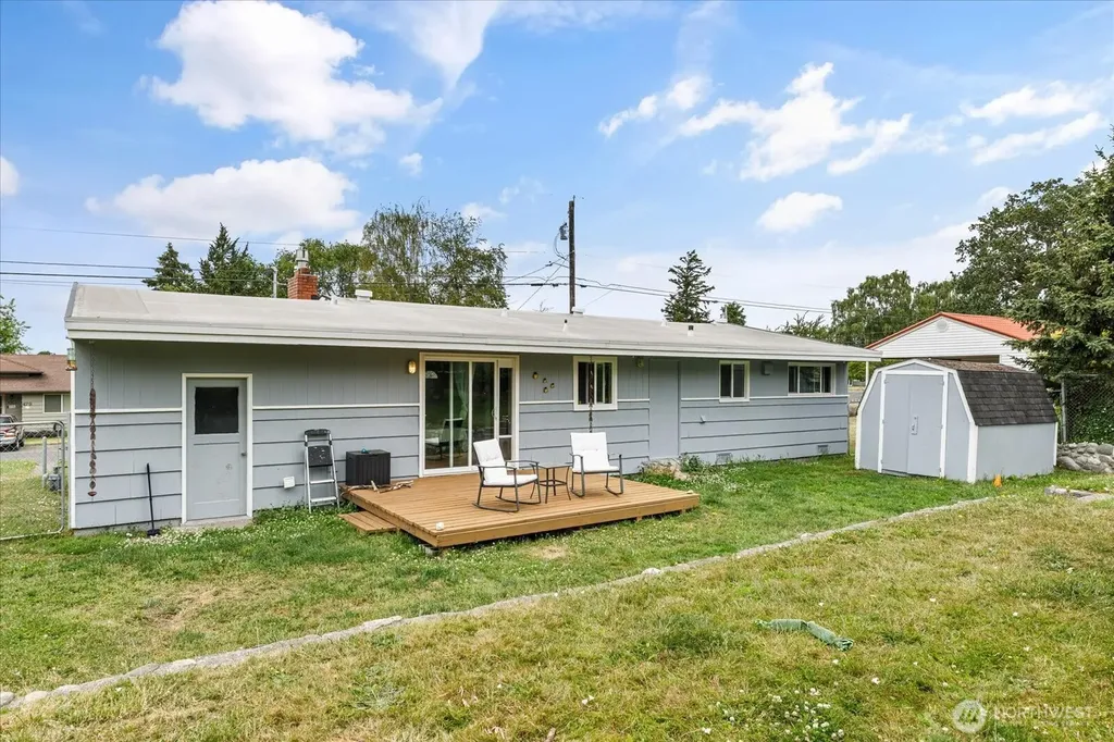 462 SE Quaker Street Oak Harbor WA 98277