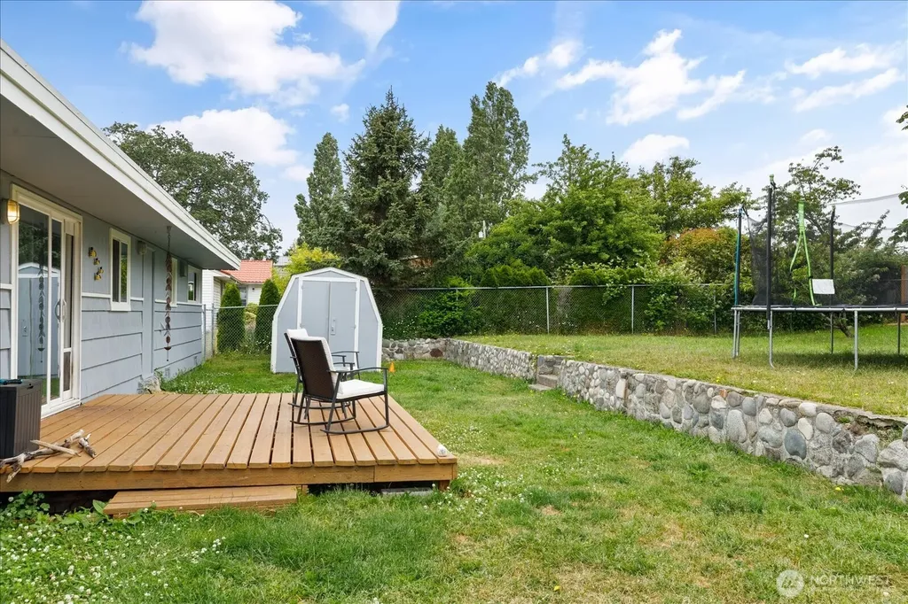 462 SE Quaker Street Oak Harbor WA 98277