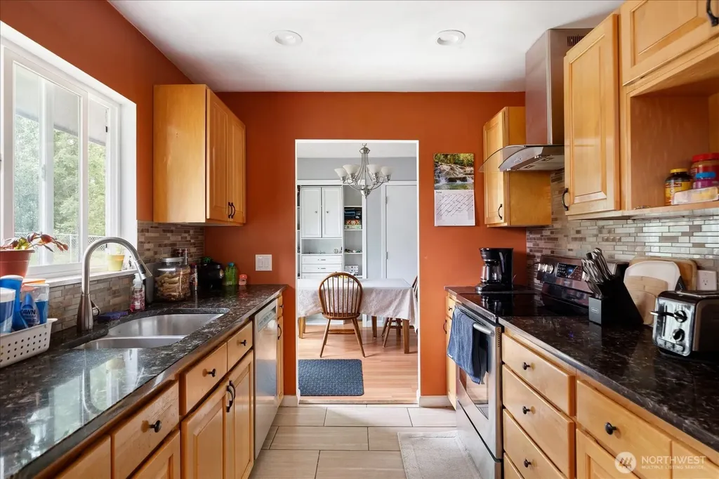 462 SE Quaker Street Oak Harbor WA 98277