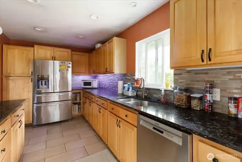 462 SE Quaker Street Oak Harbor WA 98277