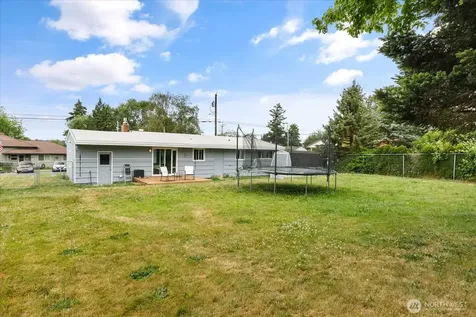 462 SE Quaker Street Oak Harbor WA 98277