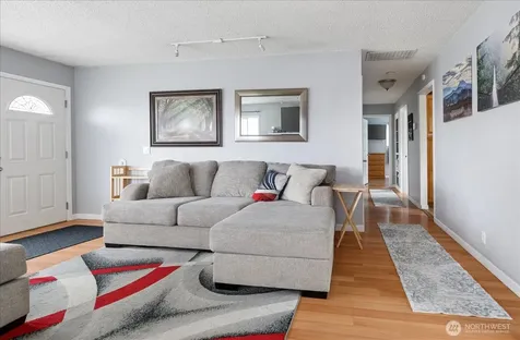 462 SE Quaker Street Oak Harbor WA 98277
