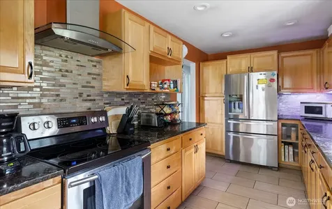 462 SE Quaker Street Oak Harbor WA 98277