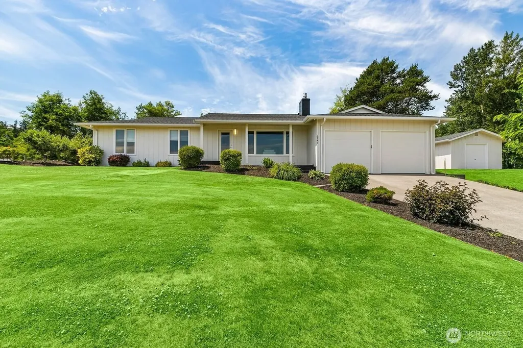 2949 Canlin Drive Ferndale WA 98248