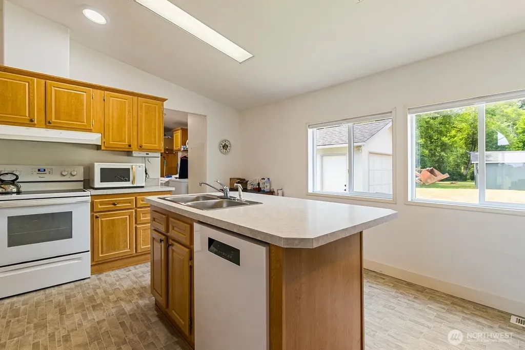 2949 Canlin Drive Ferndale WA 98248