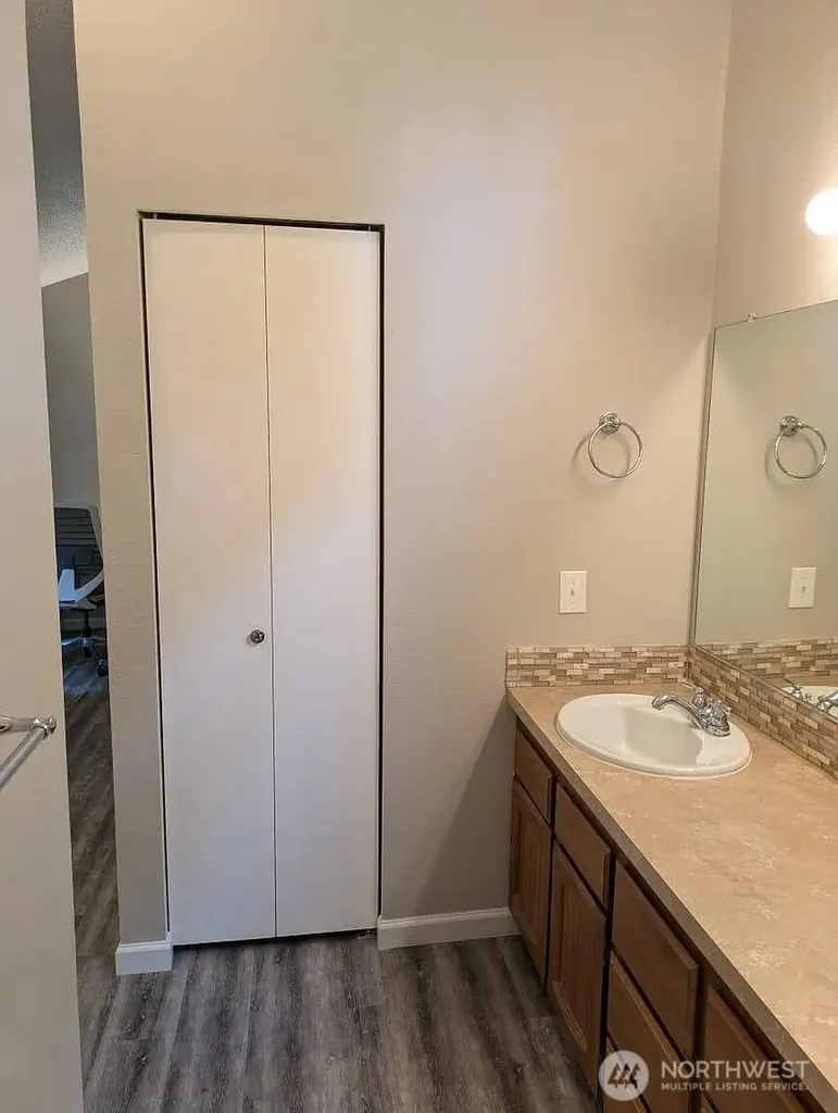 19115 Ballinger Way NE Lake Forest Park WA 98155