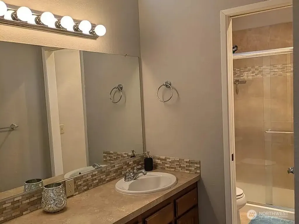 19115 Ballinger Way NE Lake Forest Park WA 98155