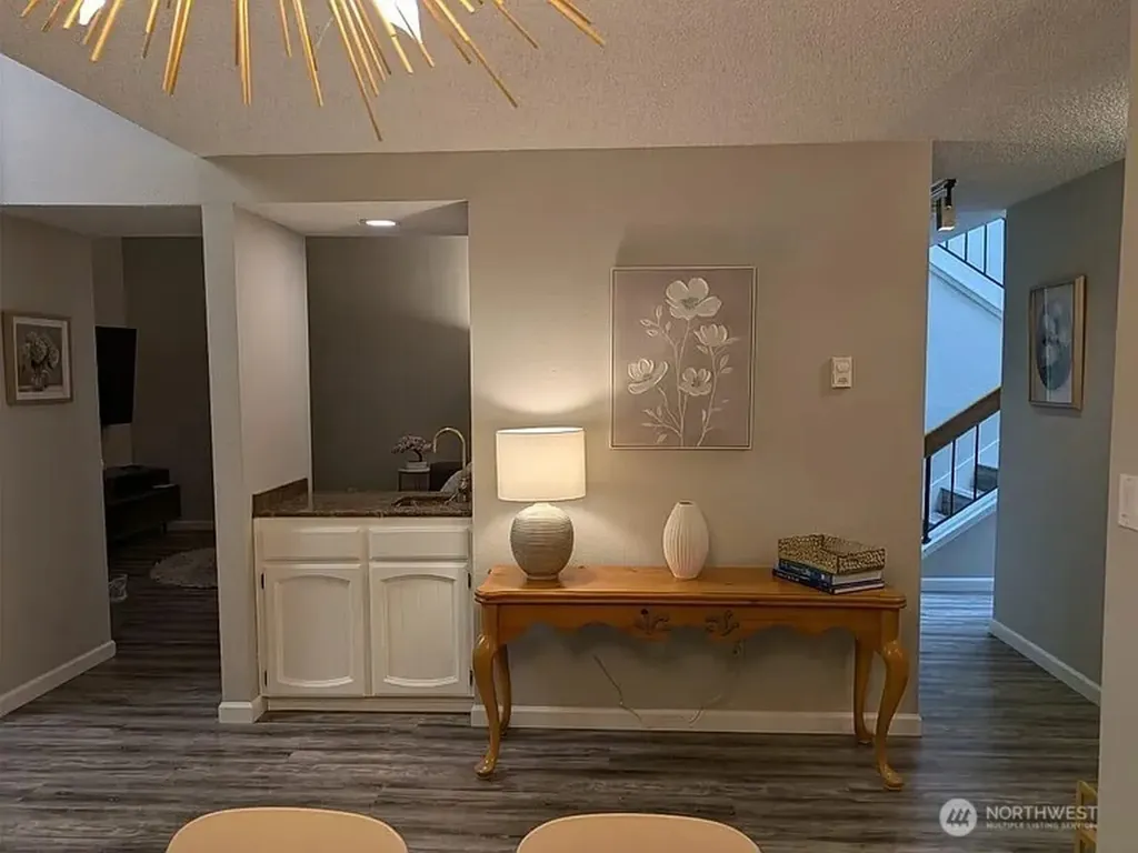 19115 Ballinger Way NE Lake Forest Park WA 98155
