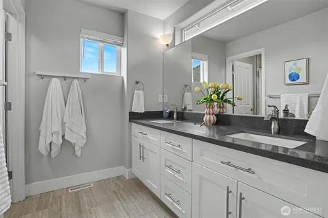 16605 41st Place W Lynnwood WA 98037