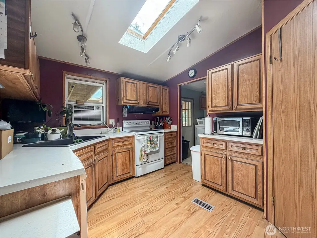 6533 12th Avenue NW Tulalip WA 98271