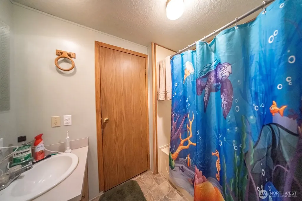 6533 12th Avenue NW Tulalip WA 98271