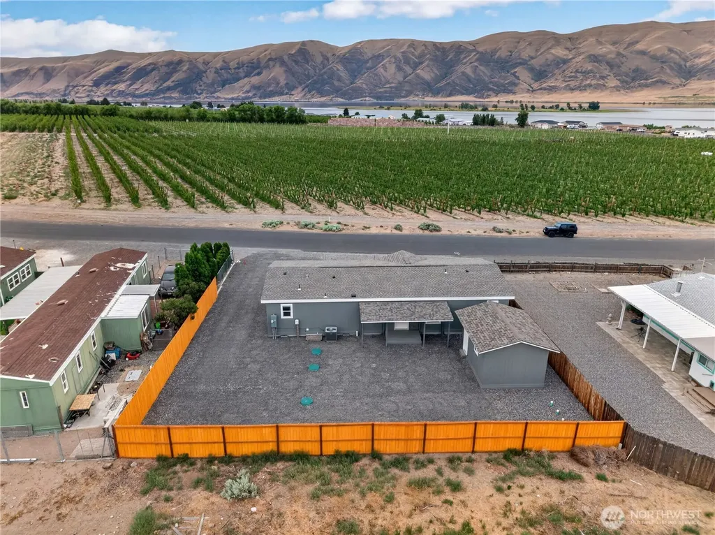412 SW Thunderbird Way Mattawa WA 99349