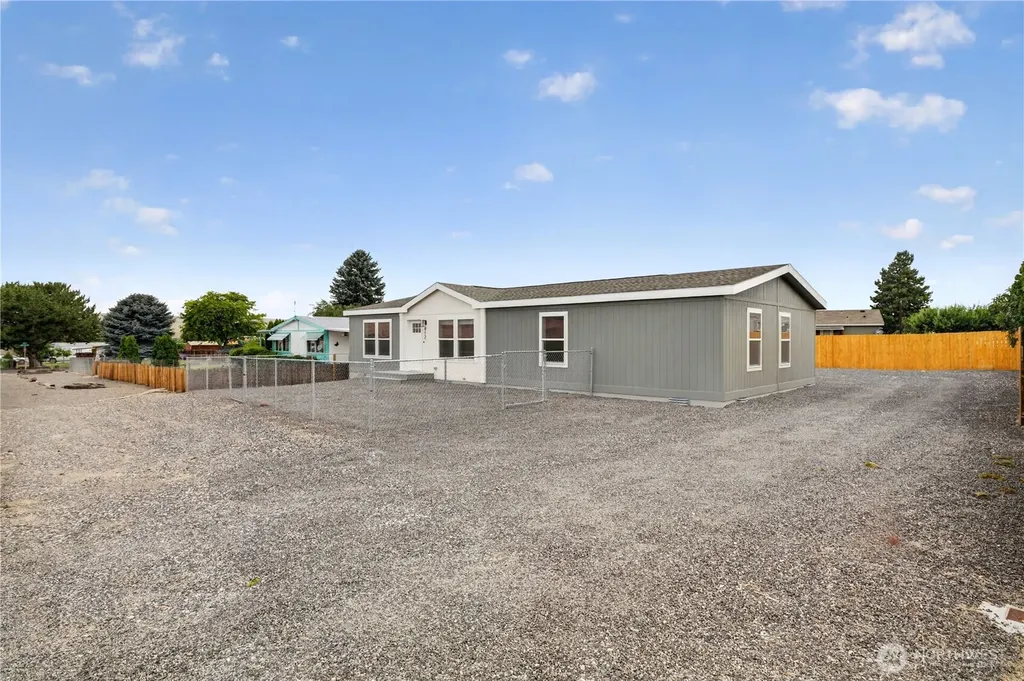 412 SW Thunderbird Way Mattawa WA 99349