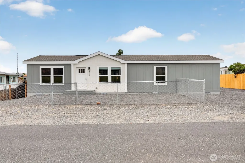412 SW Thunderbird Way Mattawa WA 99349