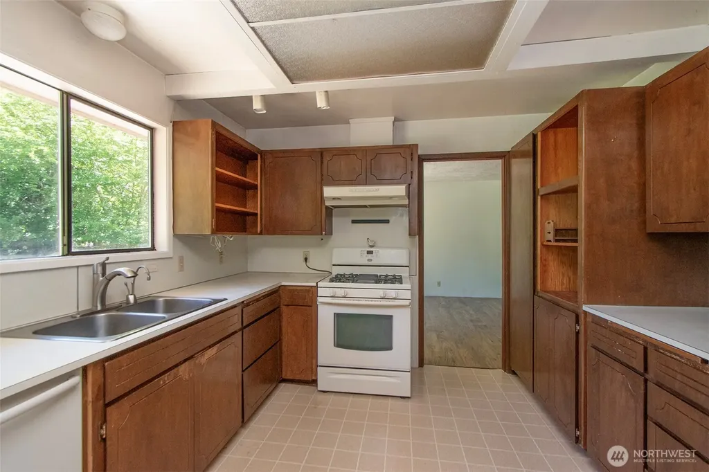 537 Herrick Road Port Angeles WA 98363